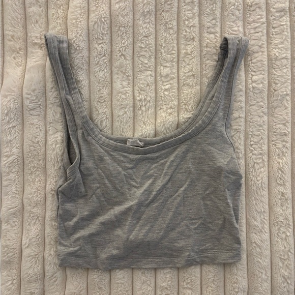 Aritzia Tank Top - Picture 1 of 1